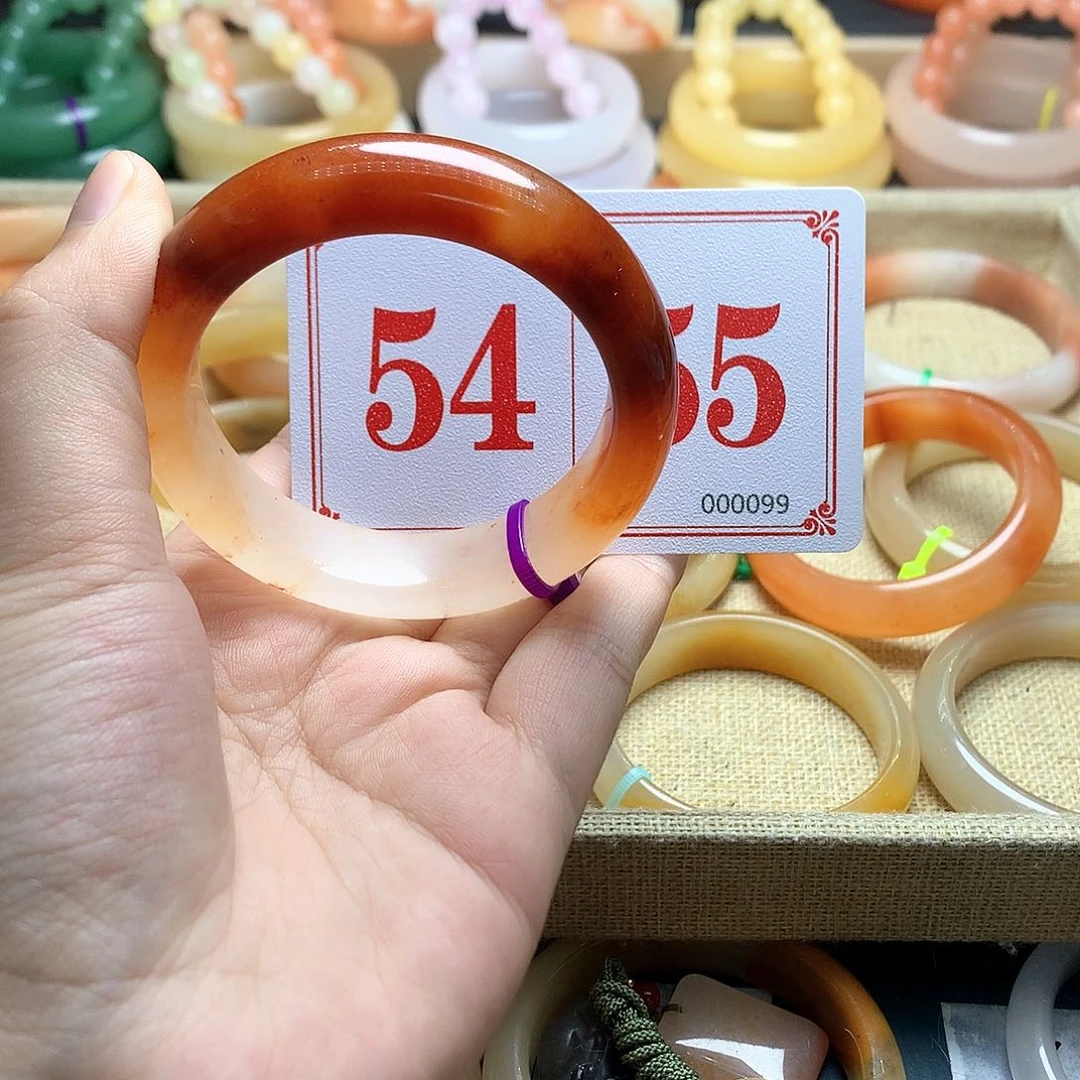 未镶嵌石英质玉（黄龙玉）手镯