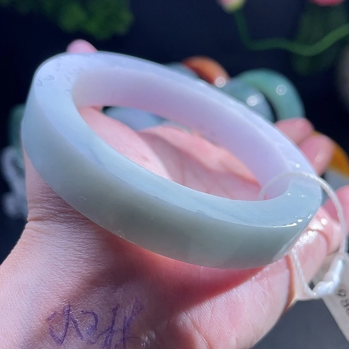 定制翡翠未镶嵌翡翠手镯
