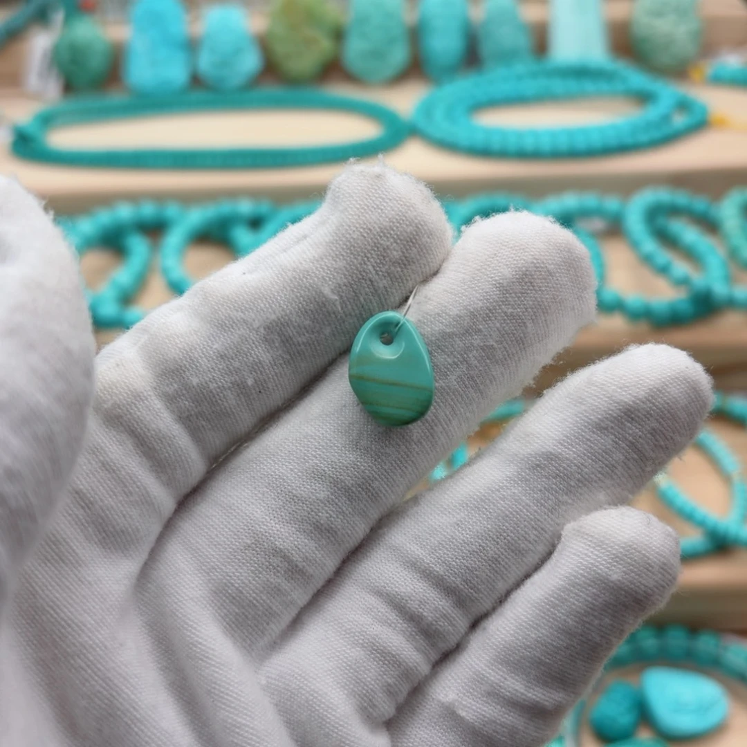 绿松石未镶嵌珠宝奇石