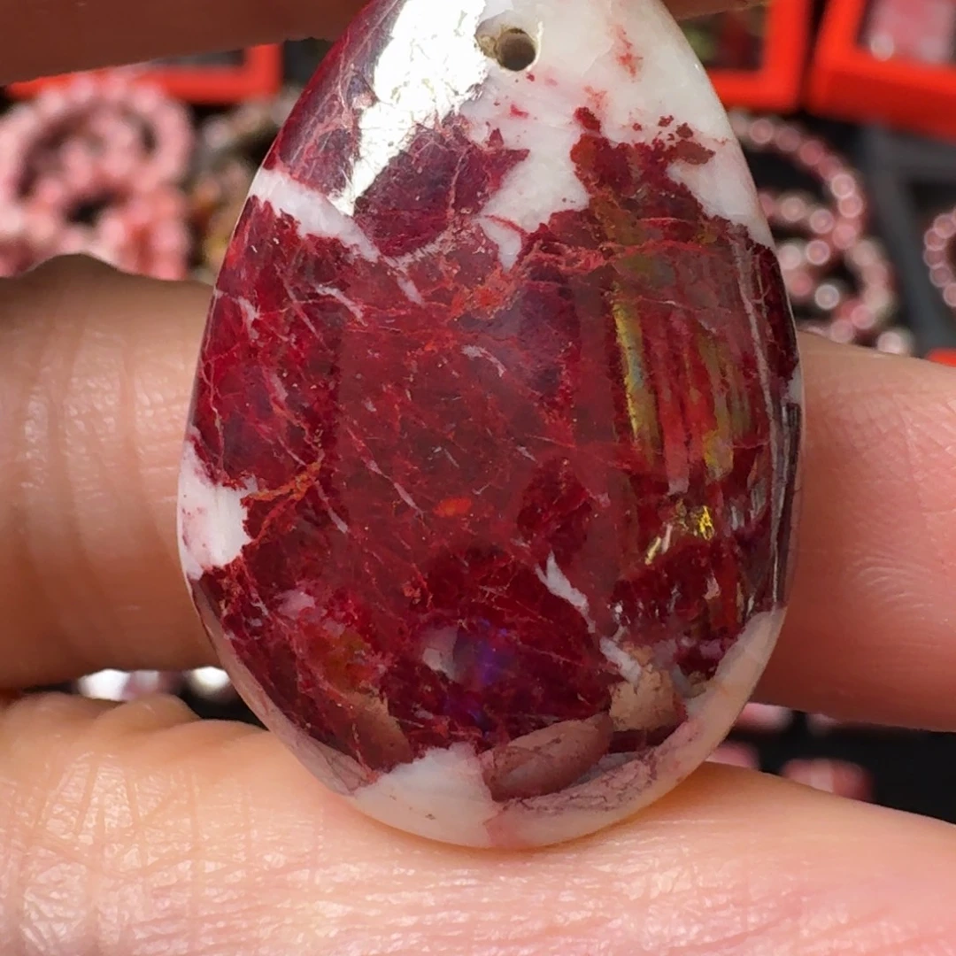 天然辰砂原石吊坠