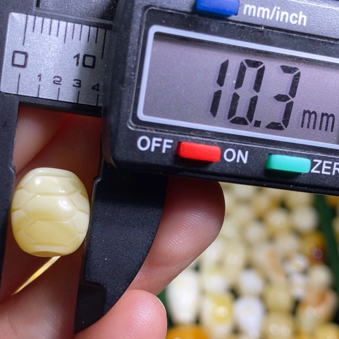 蜜蜡未镶嵌裸石配饰