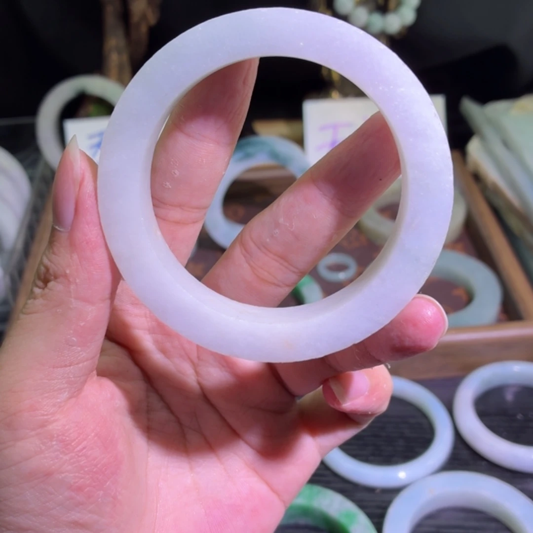 定制翡翠未镶嵌天然翡翠A货毛胚手镯