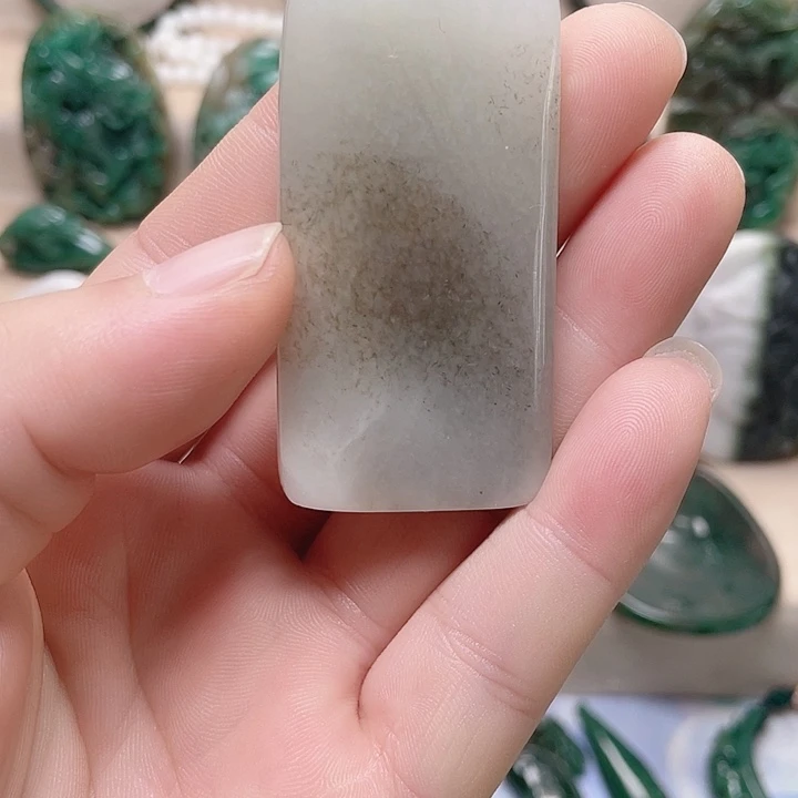 未镶嵌独山玉颈饰