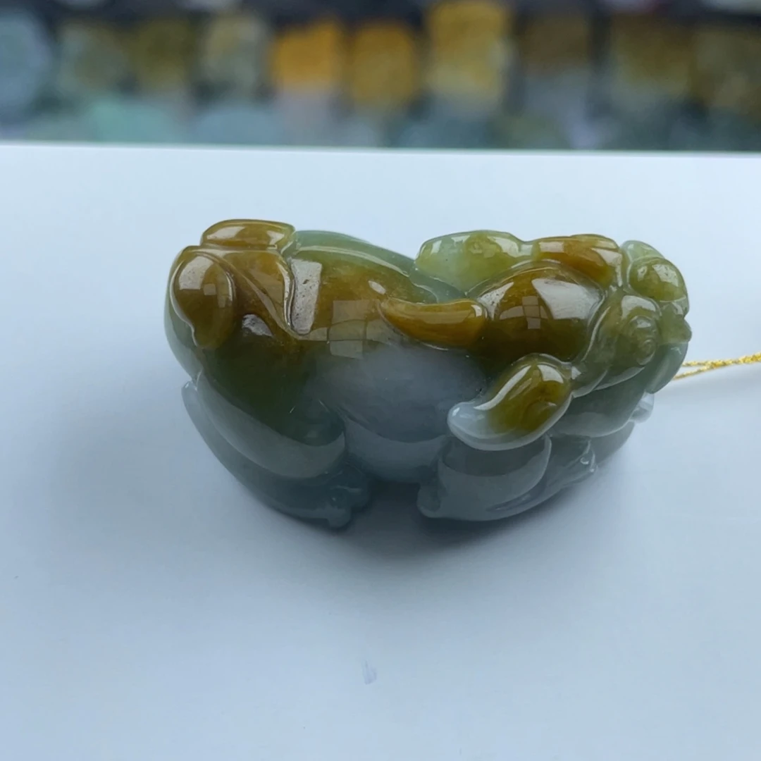翡翠未镶嵌颈饰貔貅