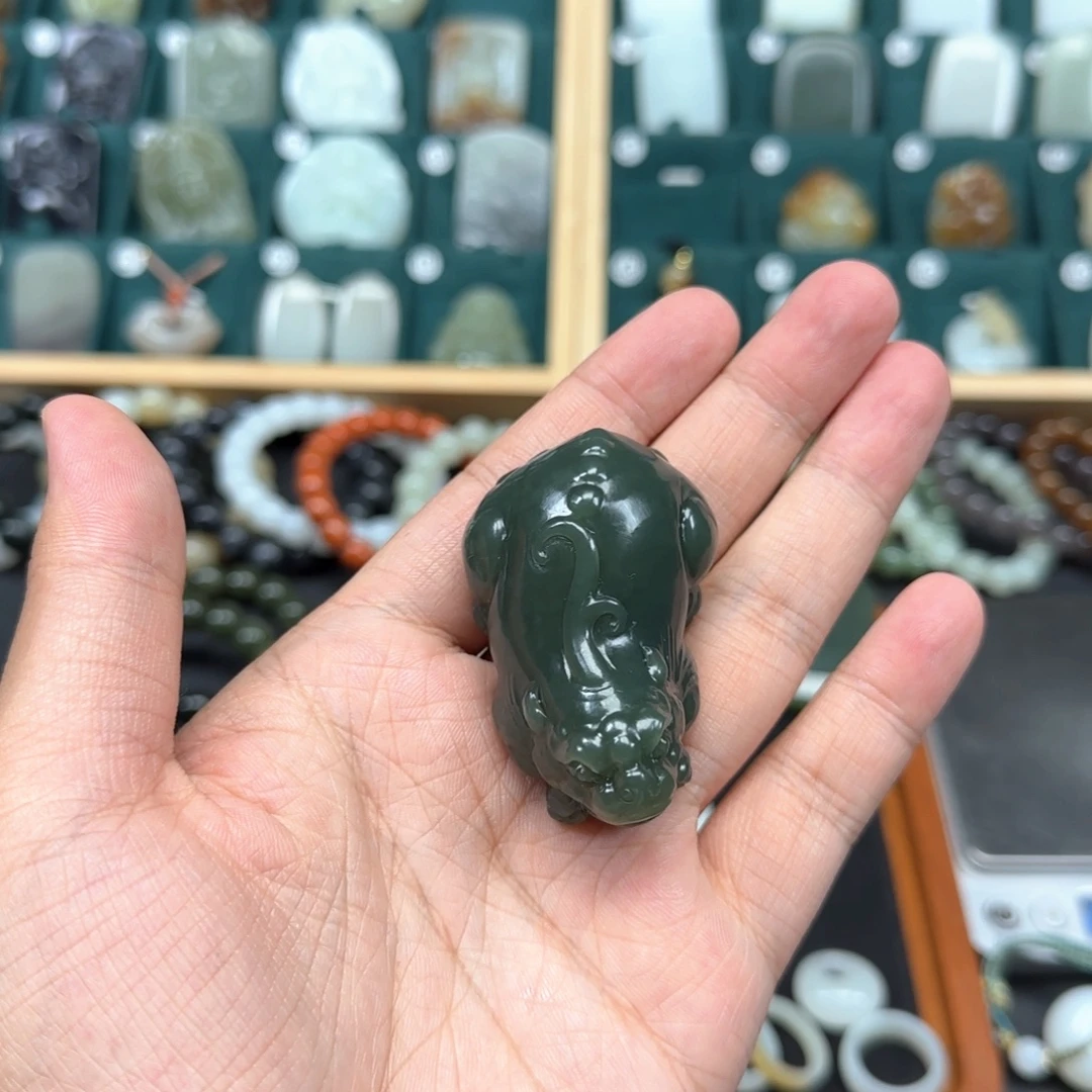 未镶嵌和田玉挂件