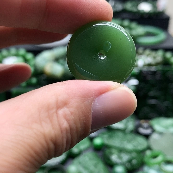 和田玉（碧玉）未镶嵌颈饰薛****爷