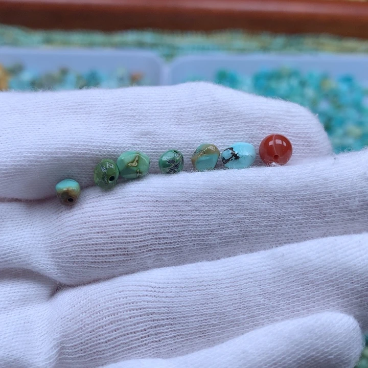 南红玛瑙未镶嵌珠宝奇石