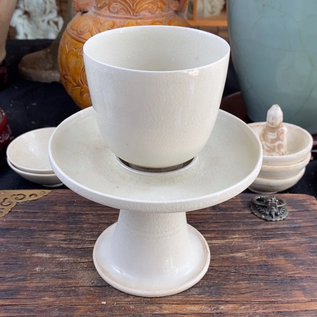 杯隋白的一个套盏