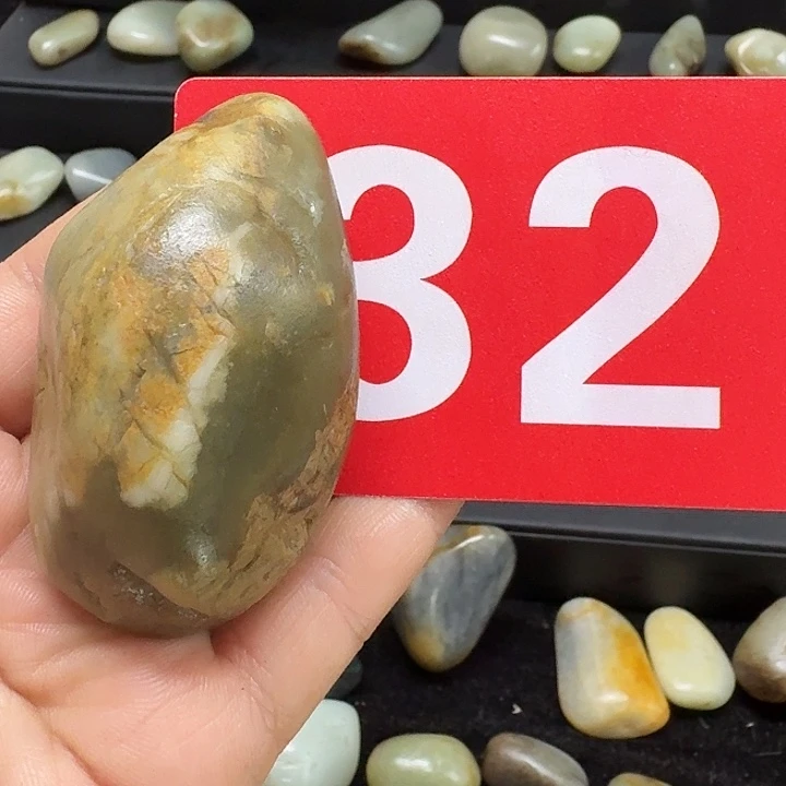 和田玉（糖玉）未镶嵌挂件