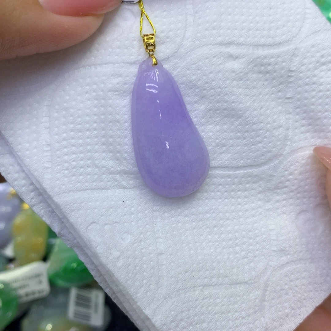 颈饰18K金镶嵌翡翠?*菲