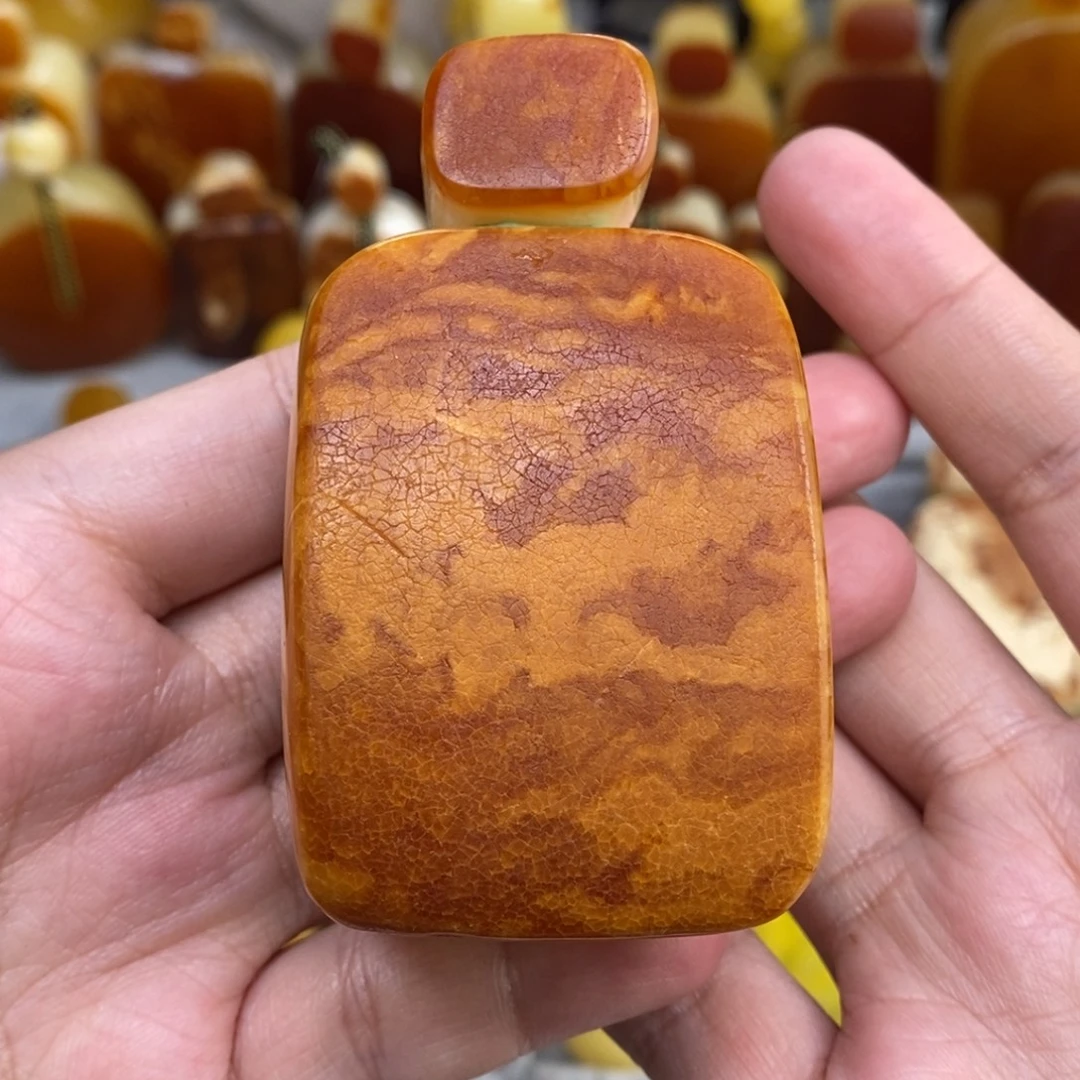 蜜蜡未镶嵌珠宝奇石