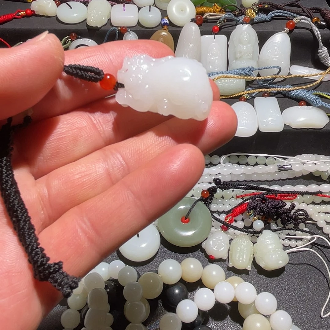 和田玉未镶嵌颈饰