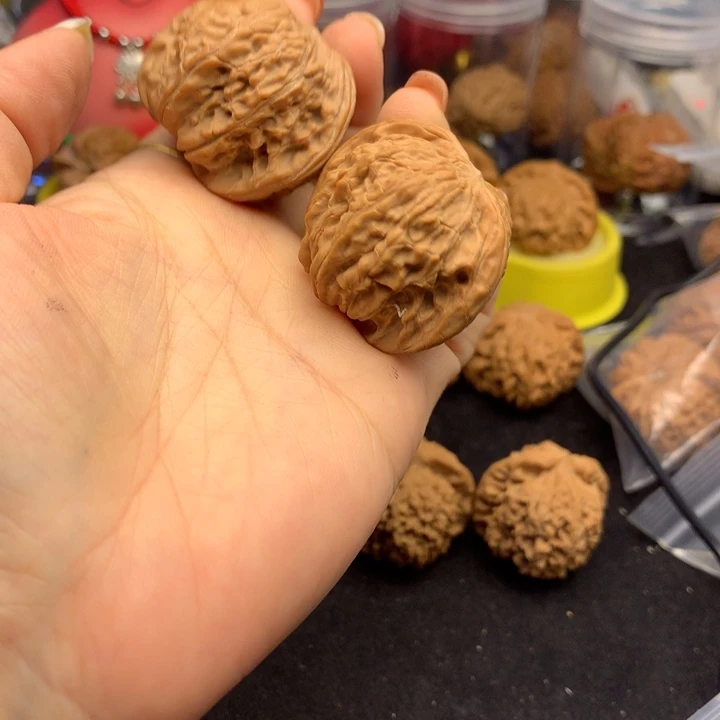 文玩核桃吊坠磨盘