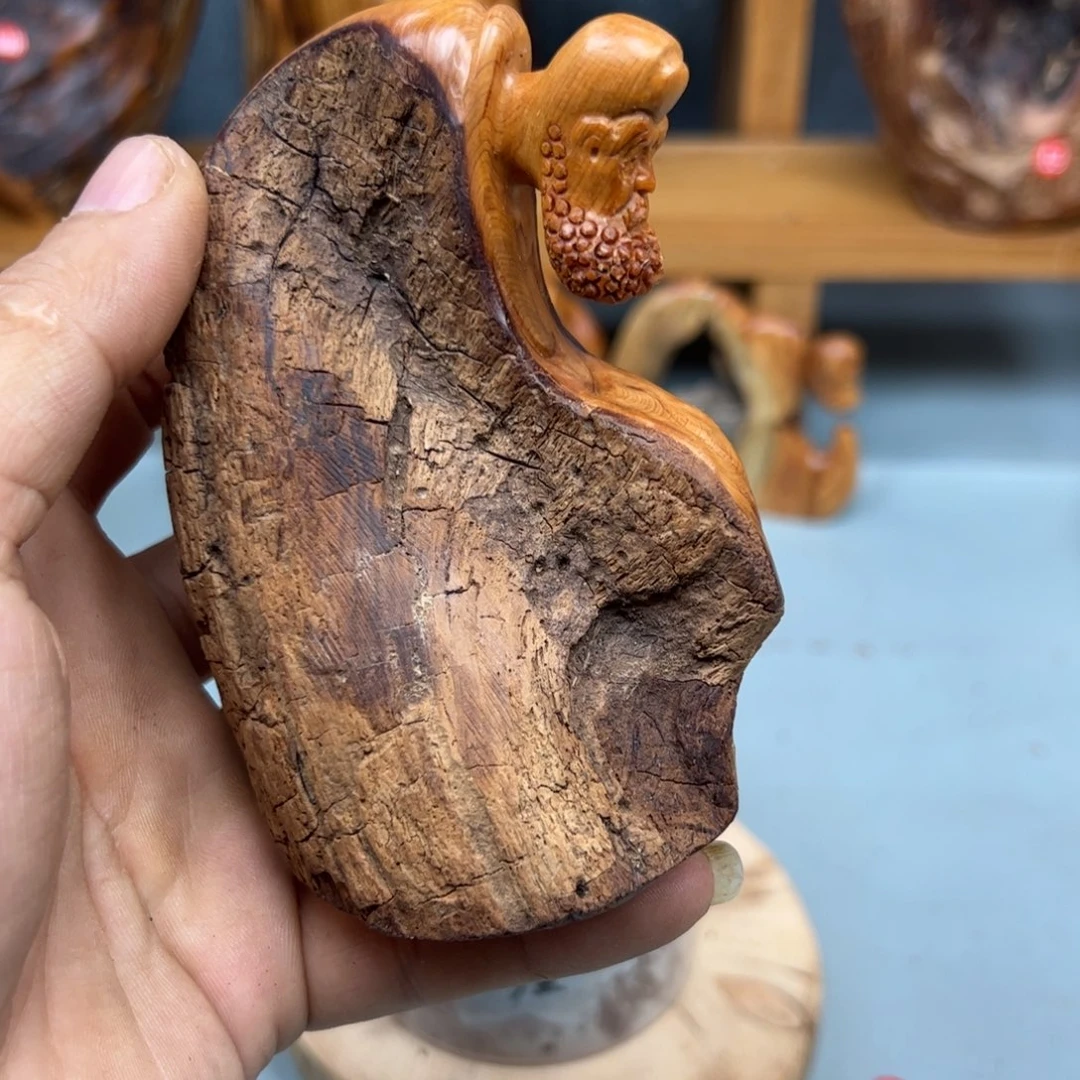 卢***斯木崖柏木摆件手把件
