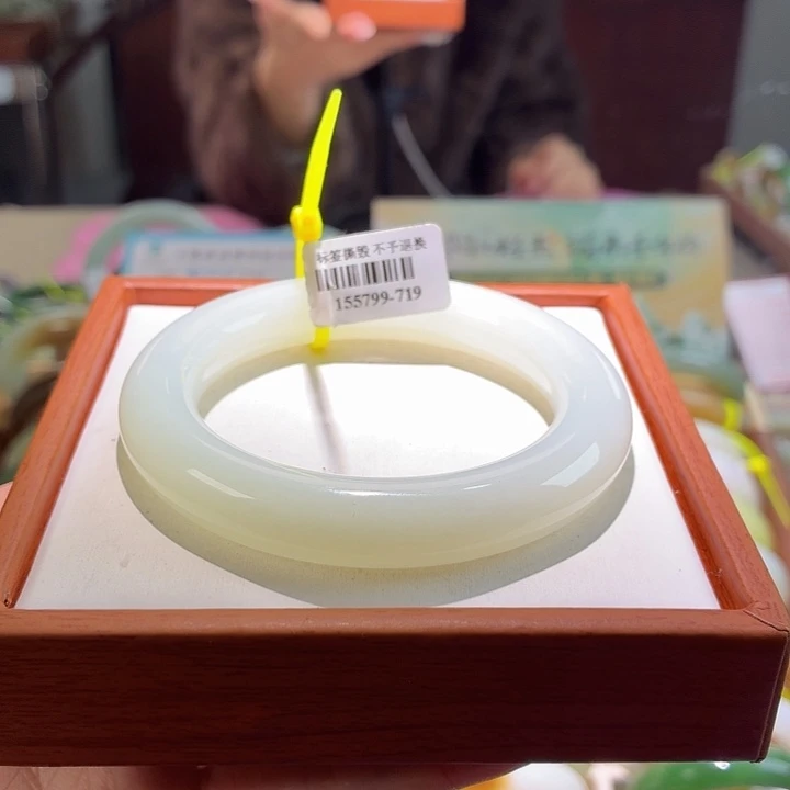 和田玉未镶嵌手镯35。54/55