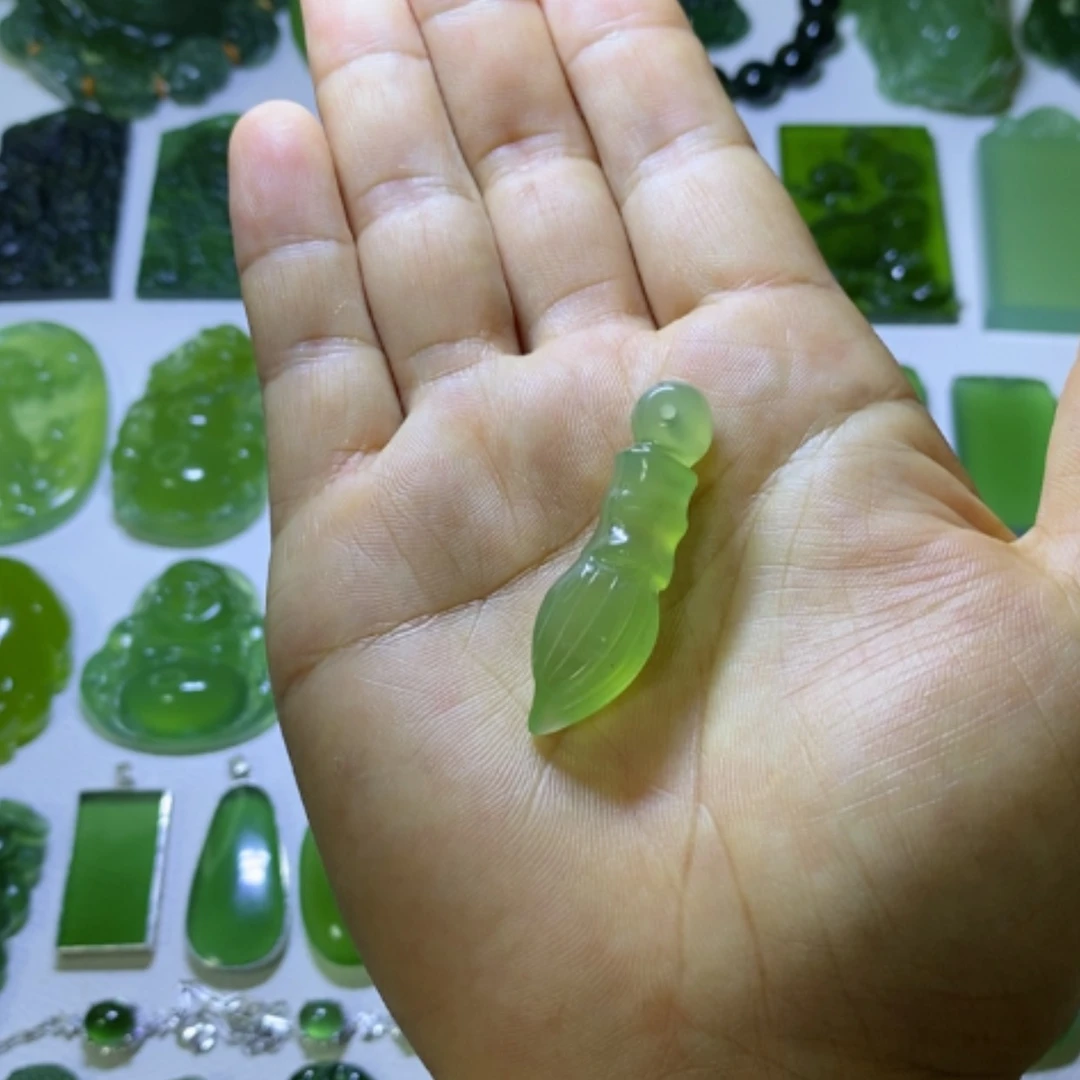 【闪购商品】蛇纹石玉未镶嵌颈饰