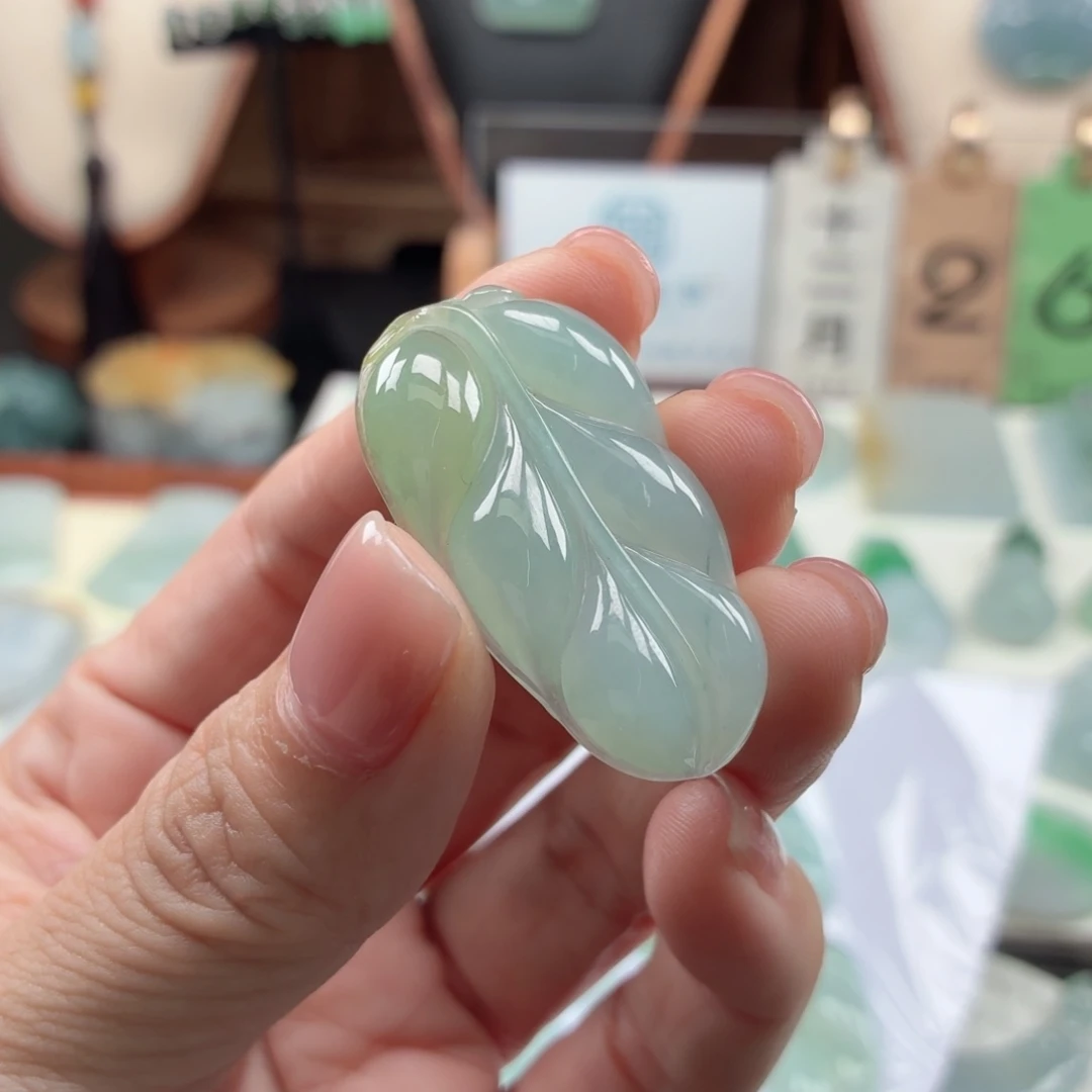 翡翠未镶嵌颈饰天然A货翡翠