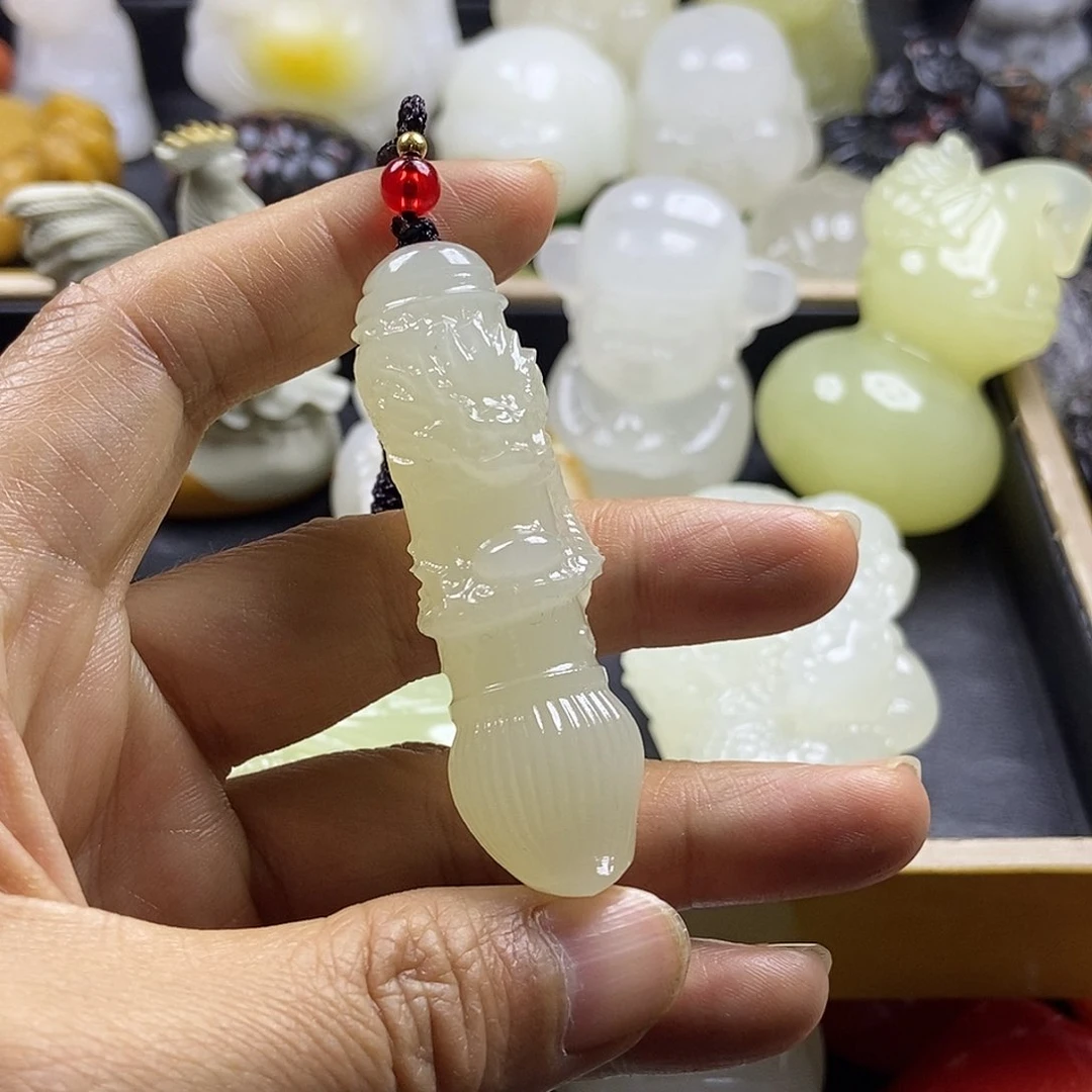 无花朵原石雕刻吊坠