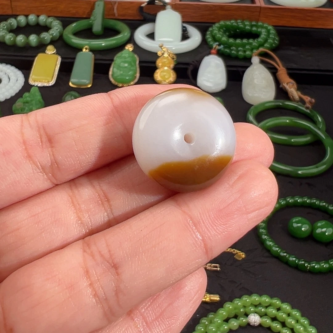 和田玉（糖玉）未镶嵌颈饰