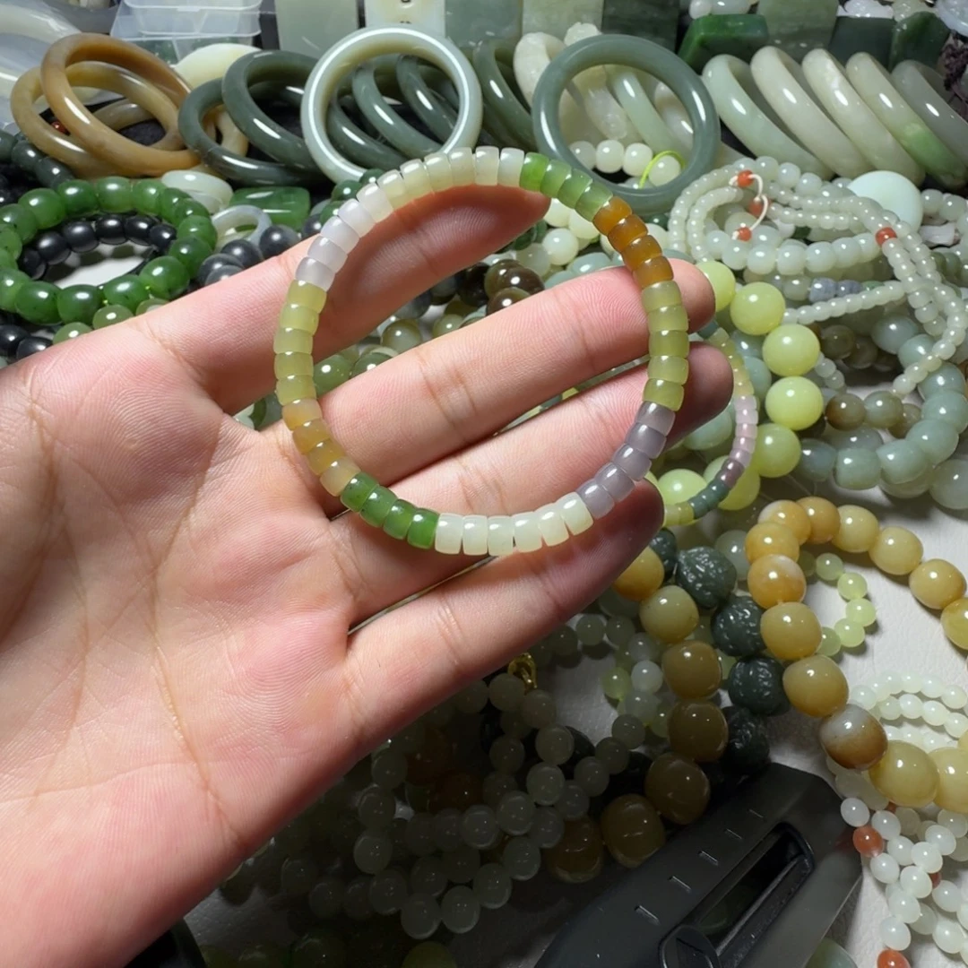 和田玉未镶嵌手串