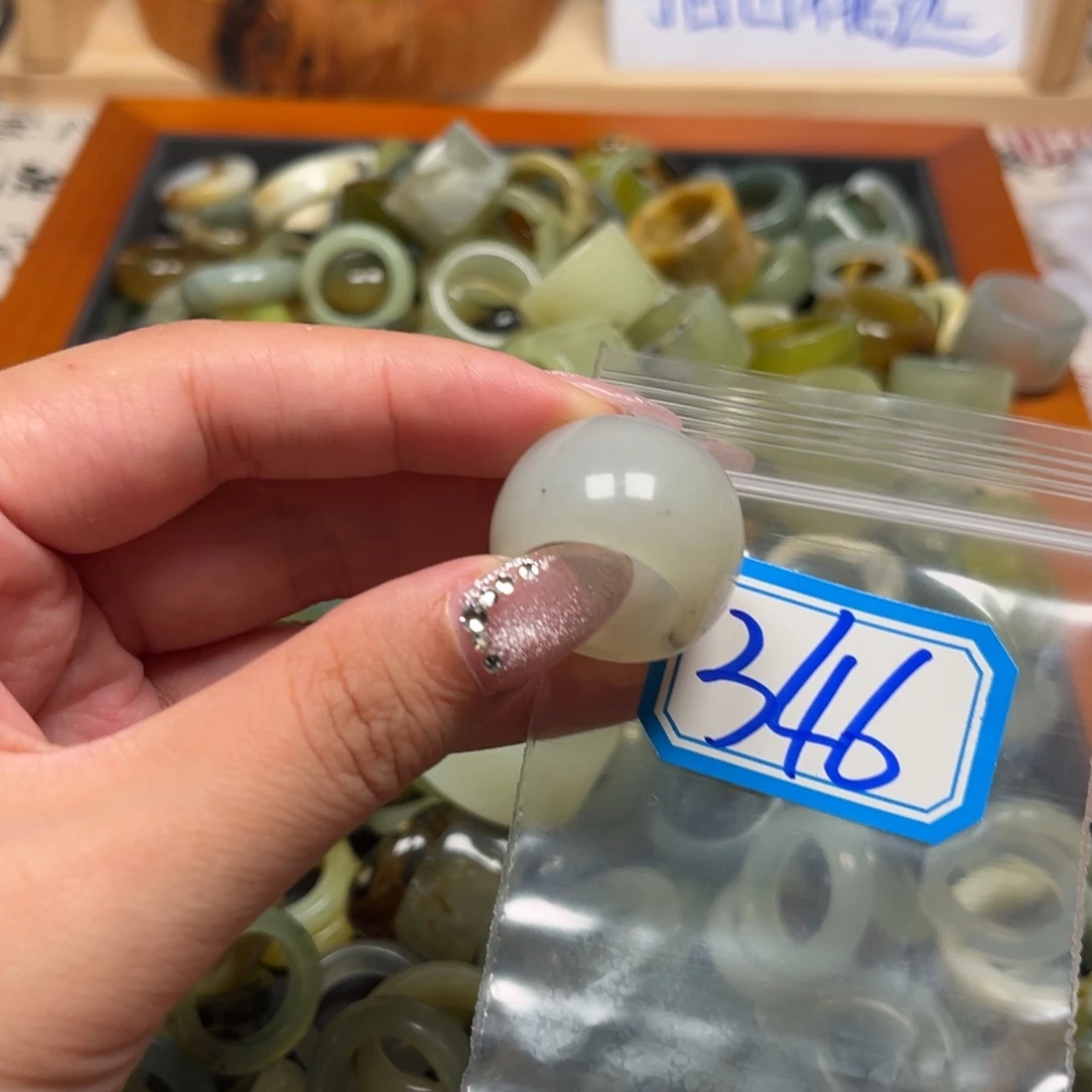 瑾***兮蛇纹石玉未镶嵌珠宝奇石