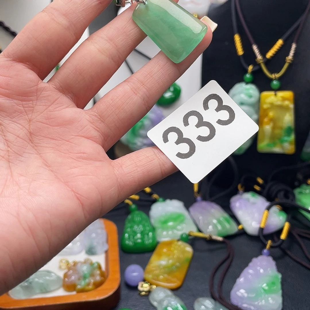 吊坠(赠链)未镶嵌翡翠