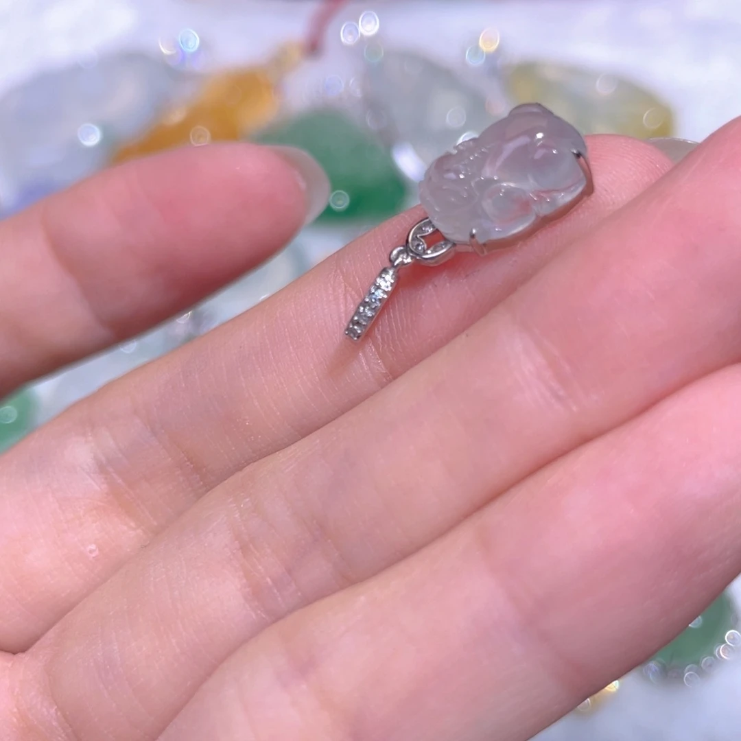 颈饰18K金镶嵌翡翠翡翠