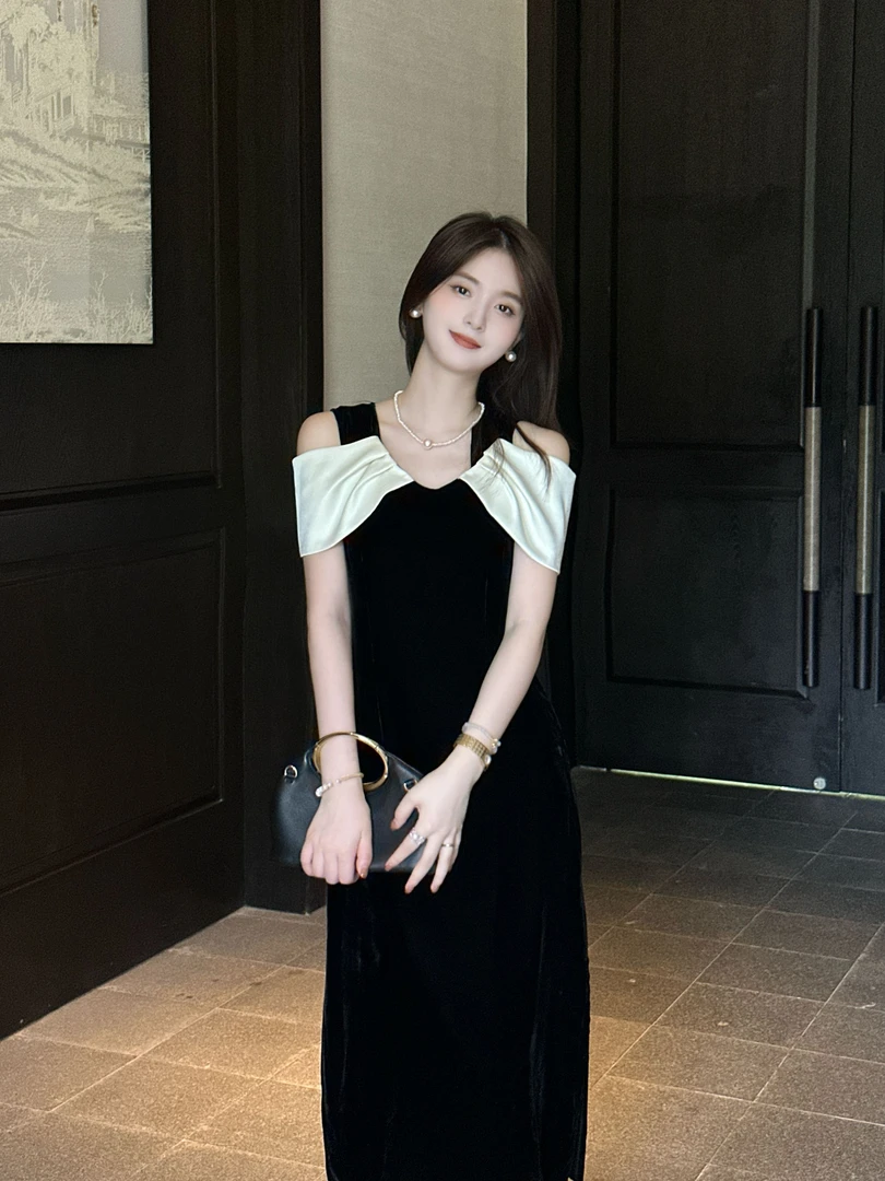 R123191W法式夏季时尚修身连衣裙方领露肩拼接中长裙