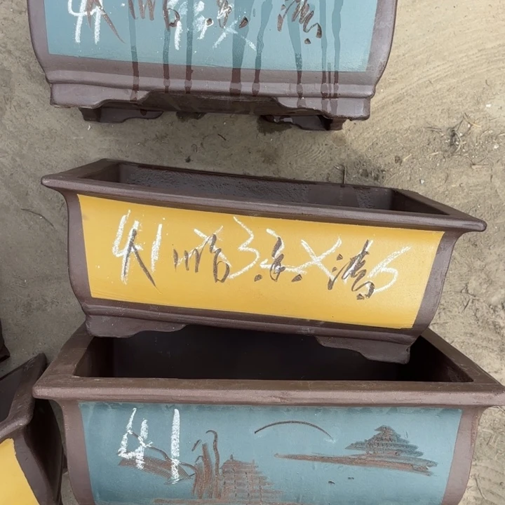 紫砂花盆100-3。       微瑕