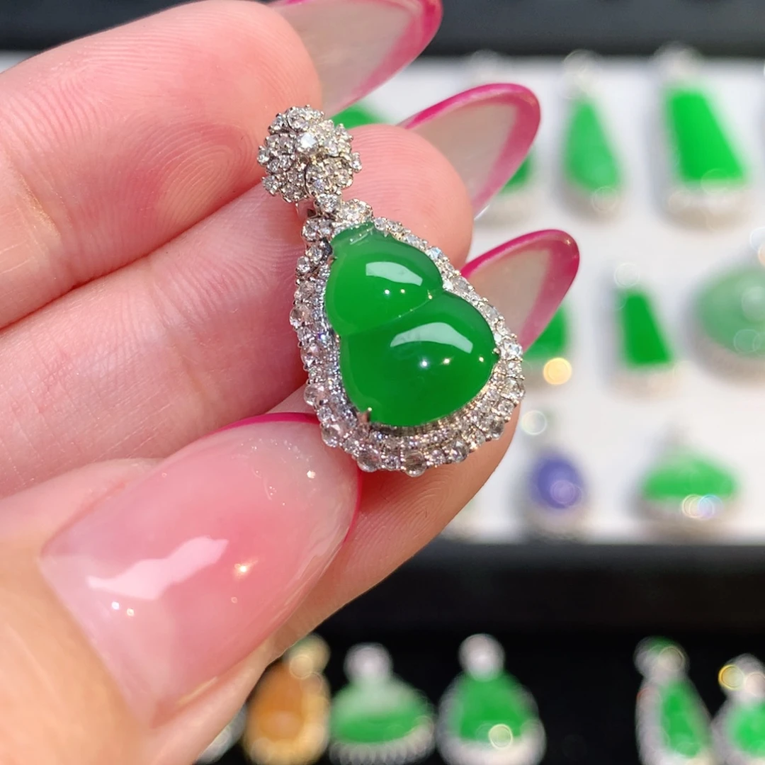 翡翠18K金镶嵌吊坠(不含链)曼****）吊坠