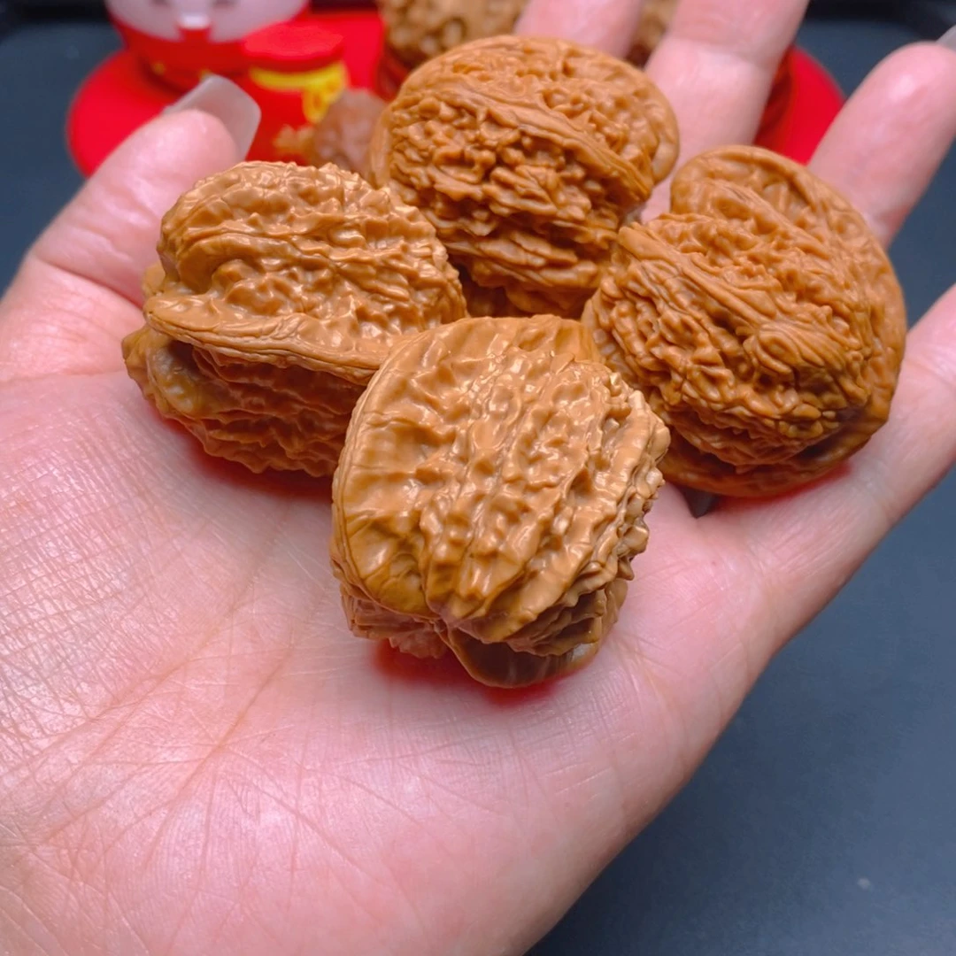 十***.文玩核桃吊坠朱雀，红宝石套餐