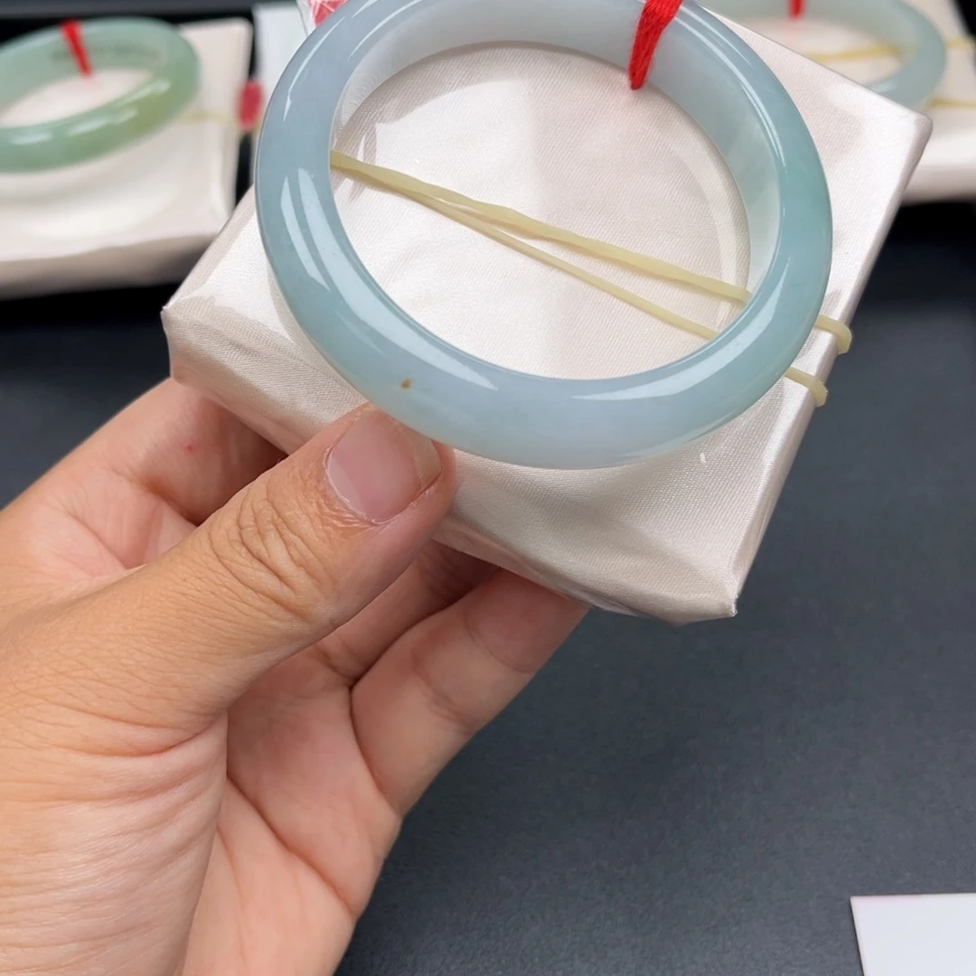 翡翠未镶嵌手镯手镯