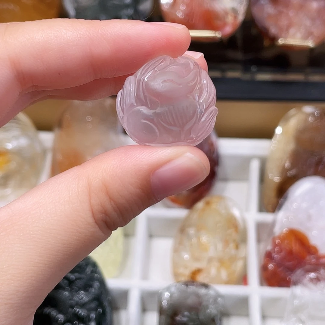 未镶嵌颈饰水晶?*星粉水
