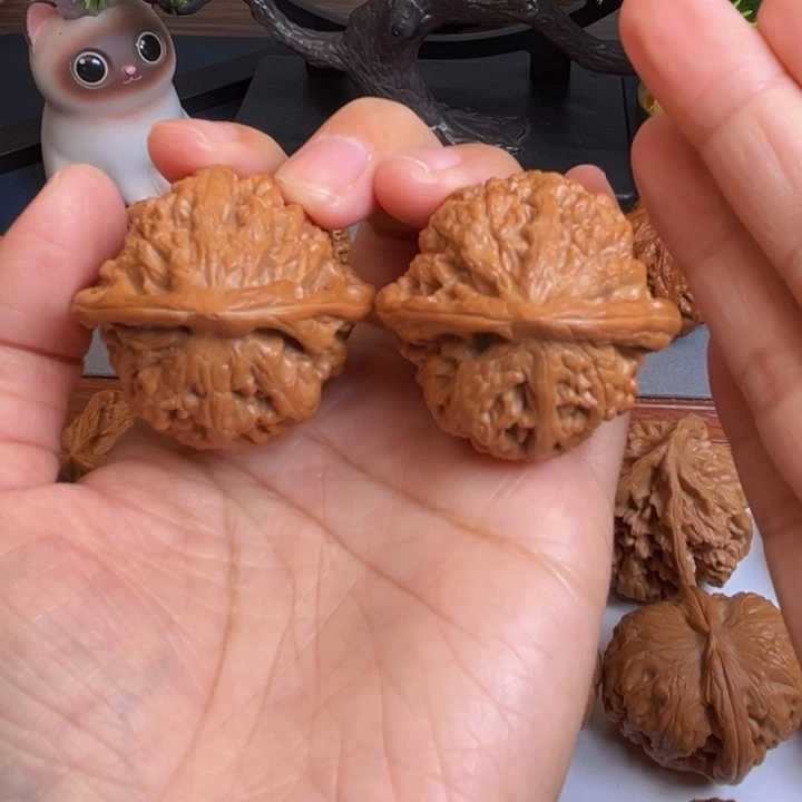 随***欲木质类凤凰台44文玩