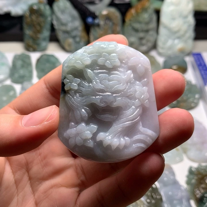 翡翠未镶嵌颈饰虎牌86