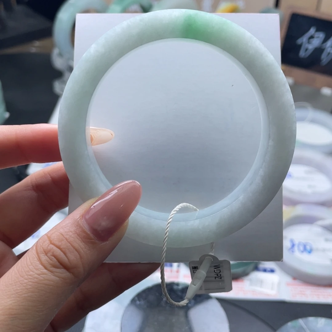 定制翡翠未镶嵌翡翠手镯基地质检发货