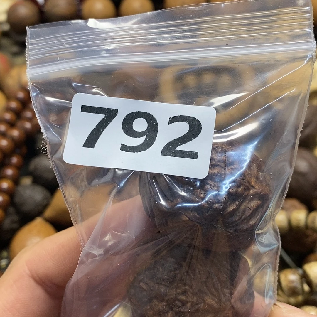 柏香籽/百香籽吊坠恭*你