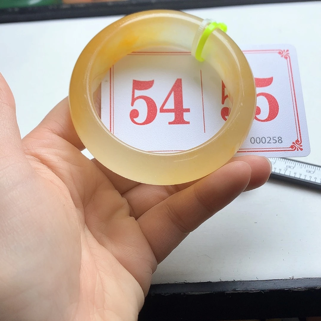 未镶嵌石英质玉（黄龙玉）手镯悦*