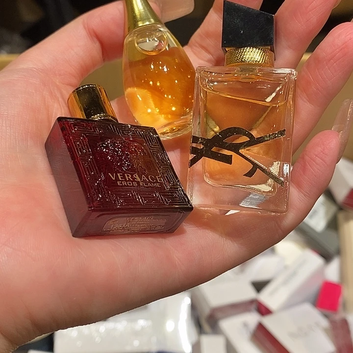 Y***x中古香水沐浴露持久留香