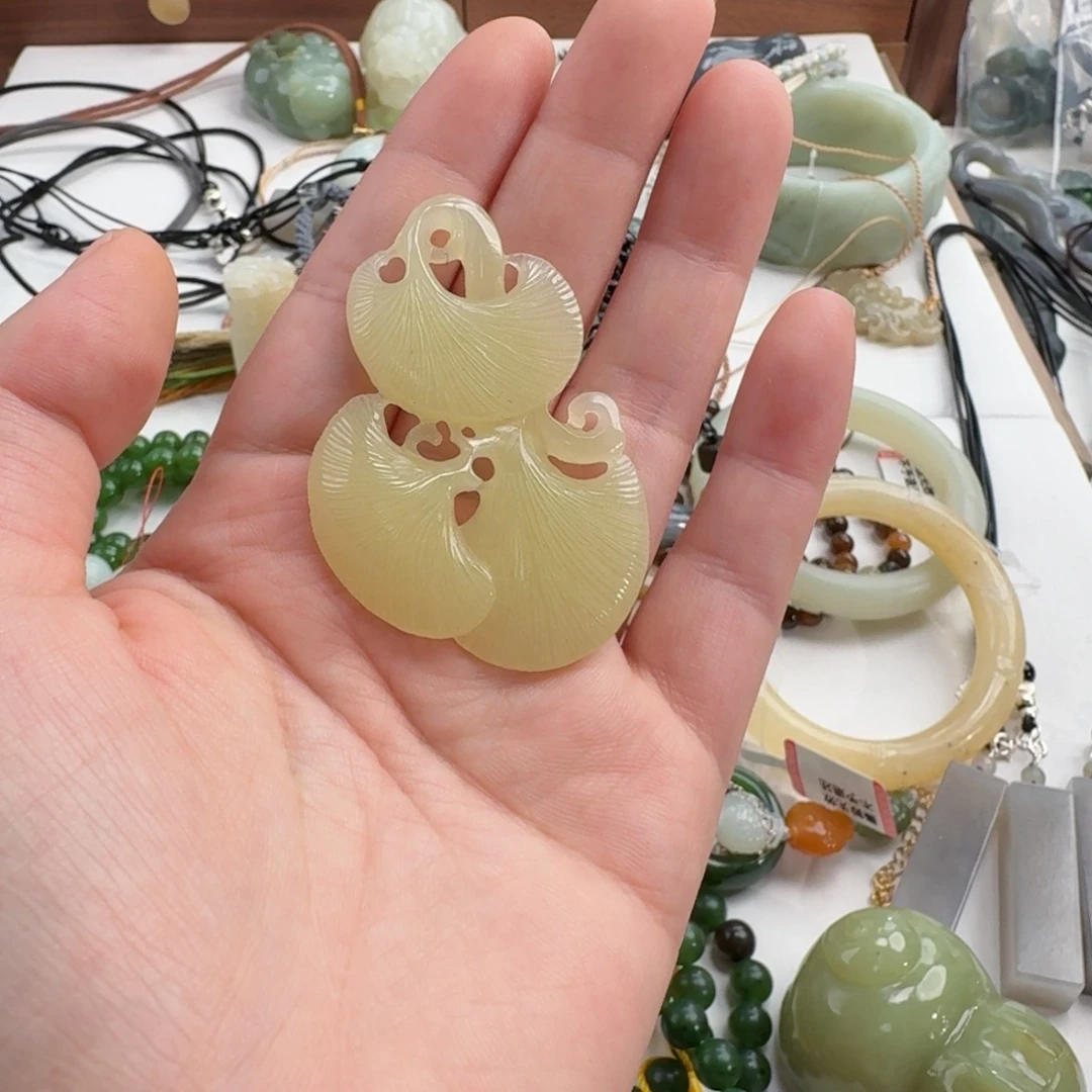 颈饰未镶嵌和田玉