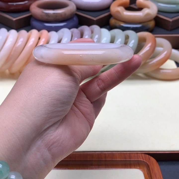 石英质玉（非洲翠）手镯合金