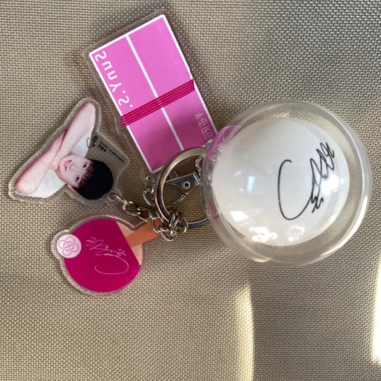 半亩花田孙颖莎周边自制亚克力球拍包挂莎头乒乓球钥匙扣收藏送礼