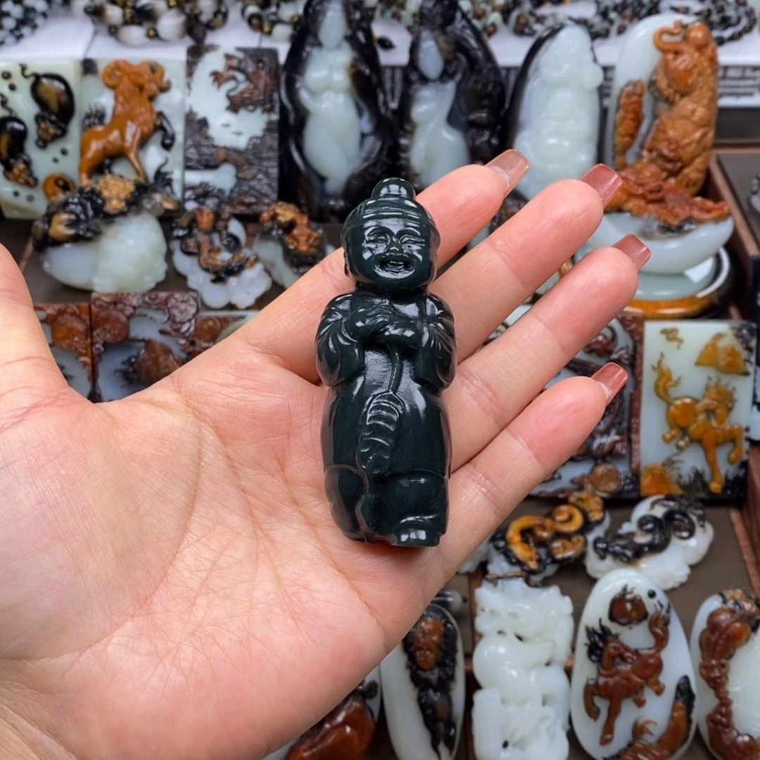 颈饰未镶嵌和田玉