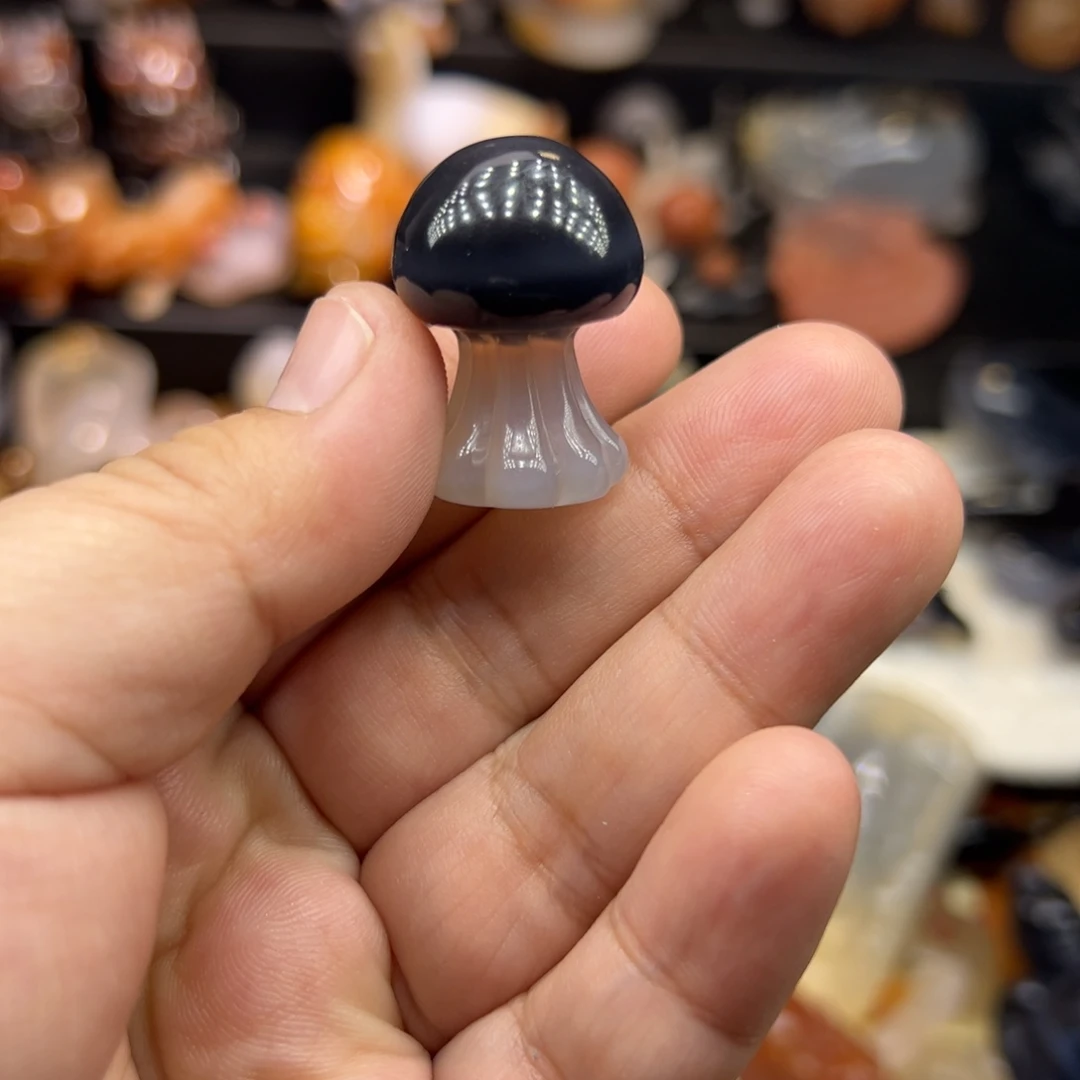 玛瑙/玉髓未镶嵌手玩摆件