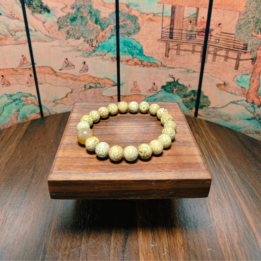 M和田玉星月圆珠手串