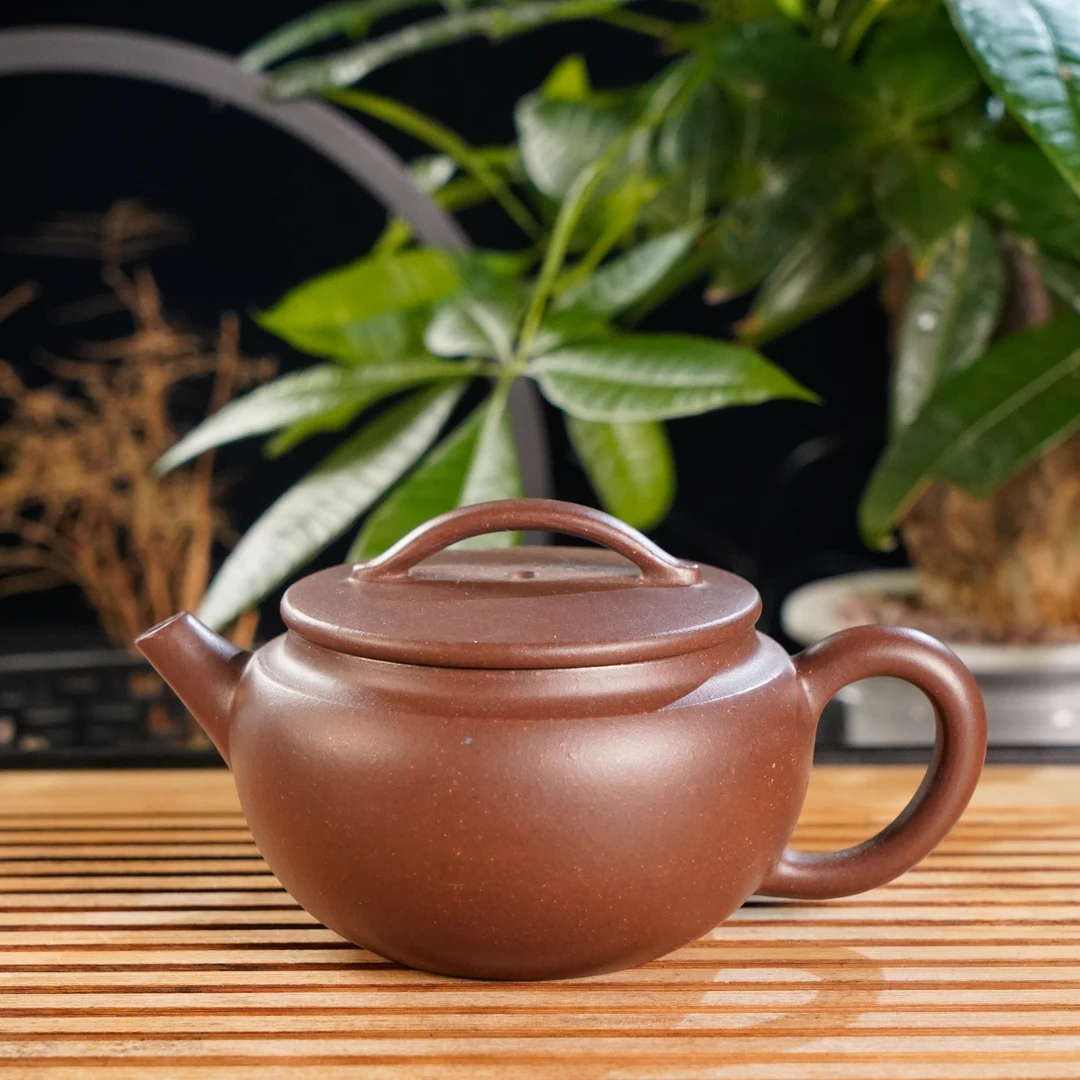 GS36-060   陈群   宜兴手工紫砂  如意柿圆