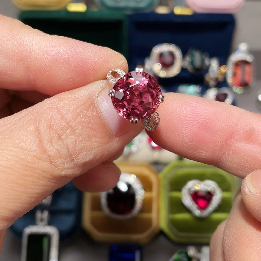 戒指18K金镶嵌碧玺8.48ct