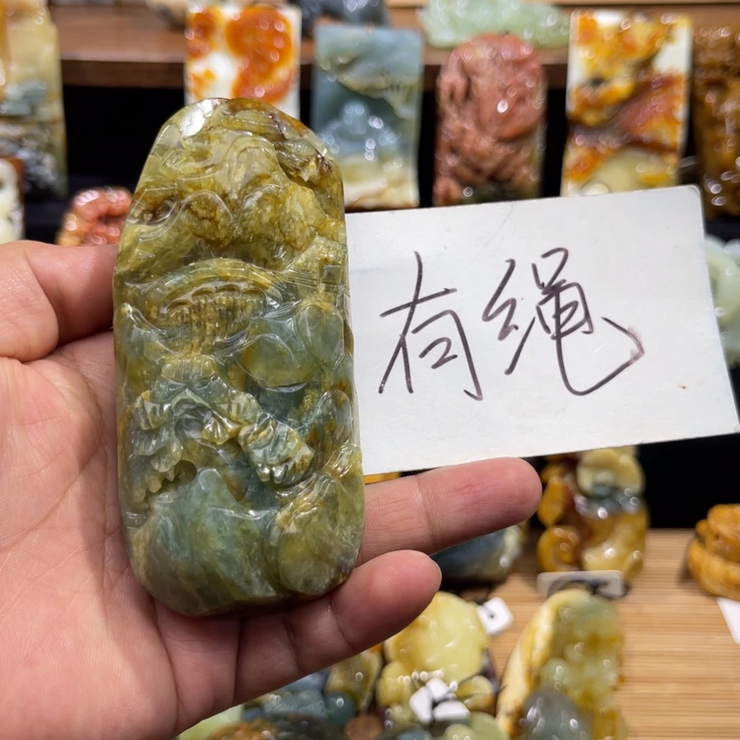 未镶嵌蛇纹石玉颈饰