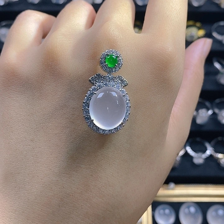 台***y石英质玉合金颈饰