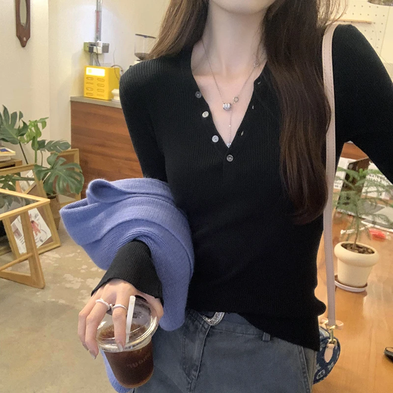 秋冬实拍图V领修身内搭打底针织衫女秋冬季新款韩系高级感穿搭上